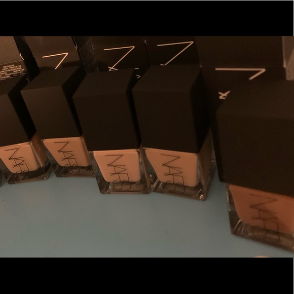 NARS Natural Radiant LongWear foundation 0.5oz - Picture 4 of 8